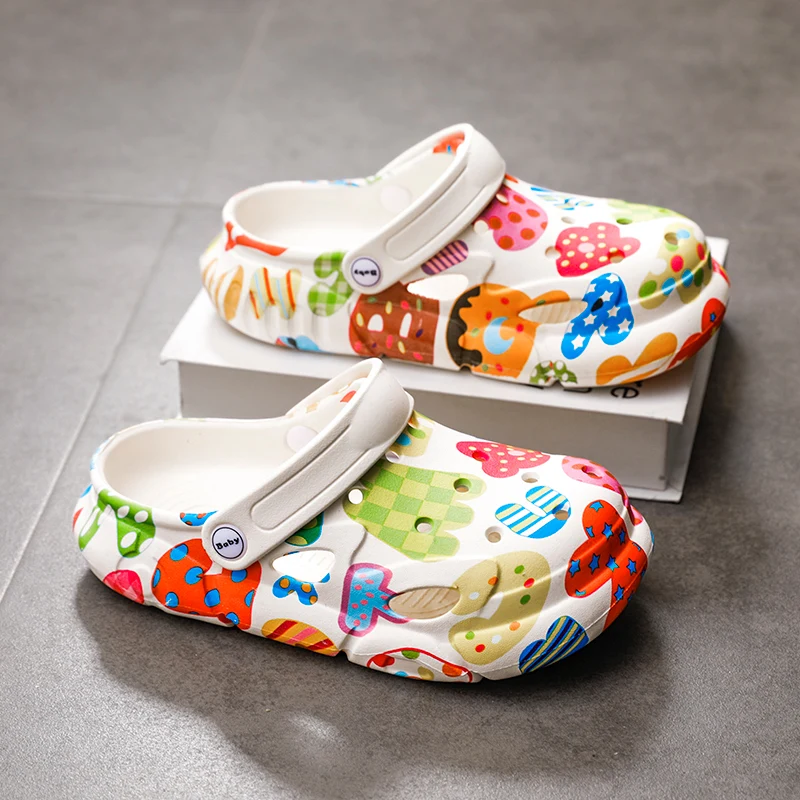 A pair of children's four-season soft toe slippers, lightweight, wear-resistant, and cute hole shoes, size 24/25-36/37，ZZ-712