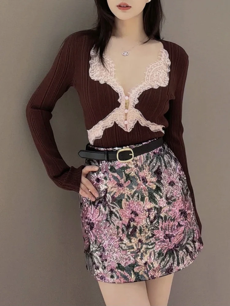 

Elegant V-neck lace cutout base knitted sweater top, elastic and fitted long-sleeved sweater 2026 Spring New style