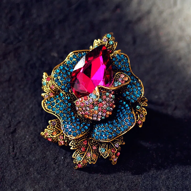 SKEDS Women Fashion Luxury Crystal Flower Brooches Pins Vintage Palace Style Rhinestone Rose Suit Clothing Brooch Pin Jewelry