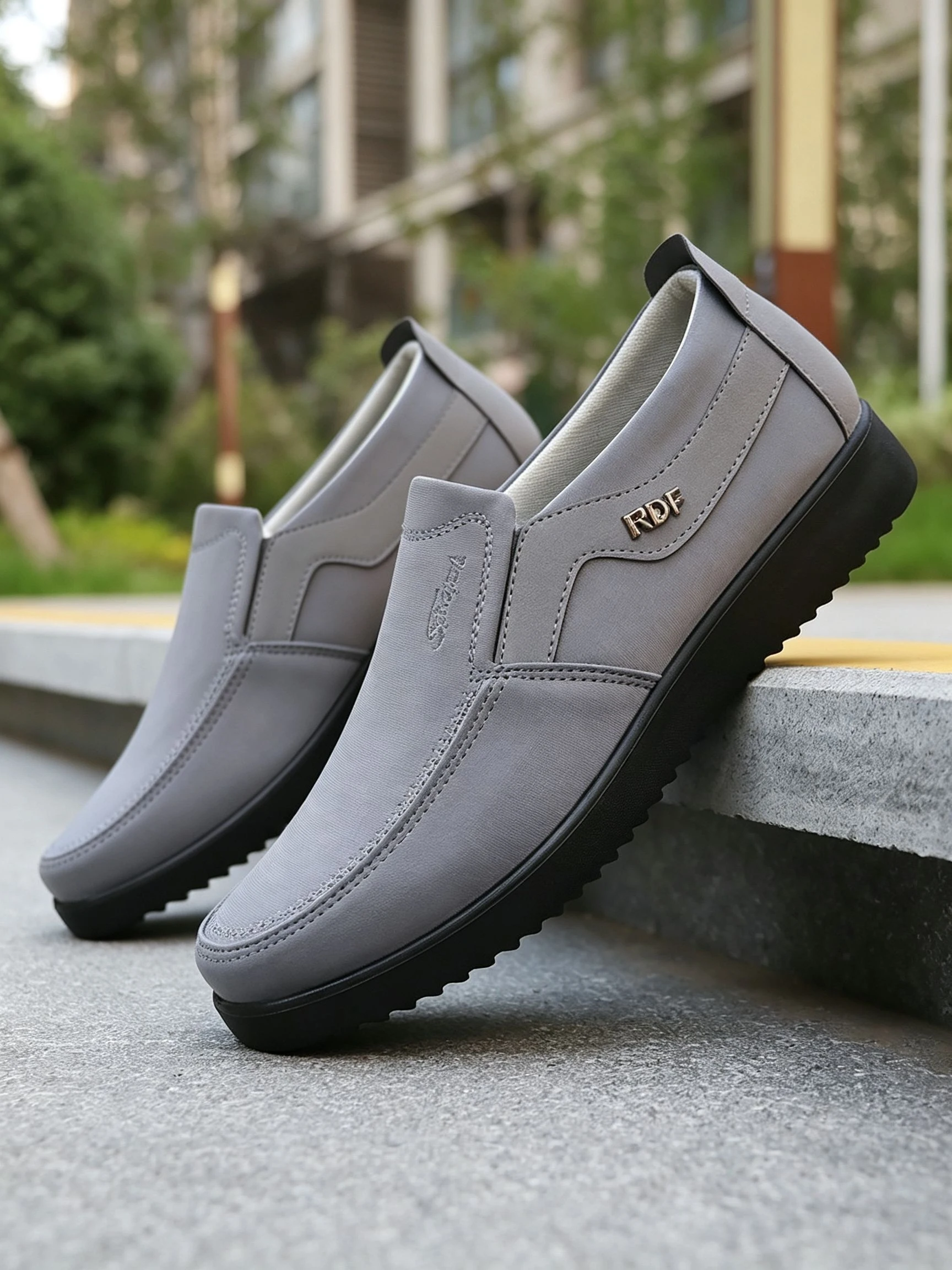 Lässige Herrenschuhe zum Spazierengehen, atmungsaktive, rutschfeste Schuhe mit dicker Sohle, bequeme Alltagsschuhe zum Autofahren, große Größen 39-47. – Detail 2