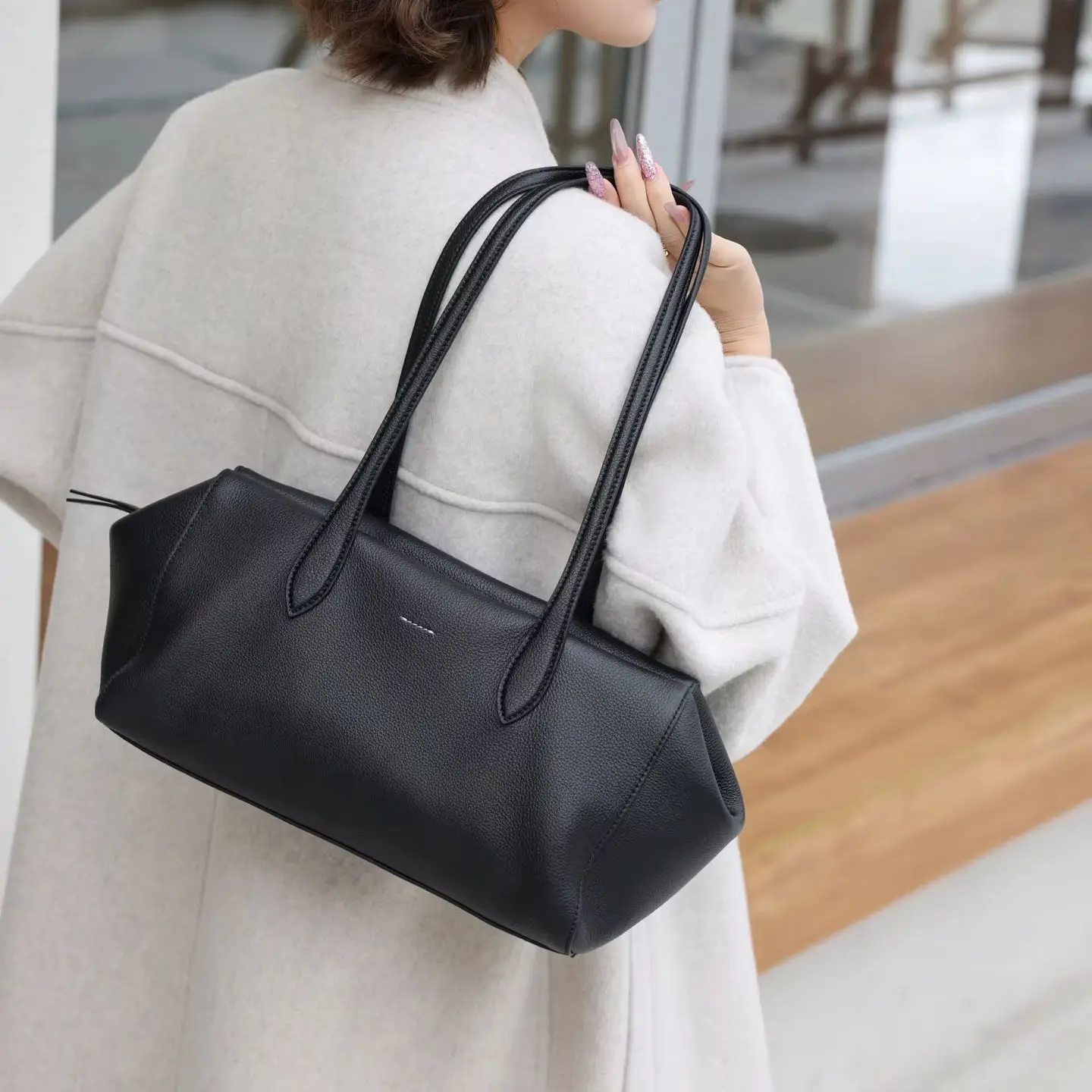 

Genuine Grade Leather Women's Shoulder Bag Luxury Designer Brand Ladies Soft Cowhide Large Tote for Woman Ladies Bowling Bag New