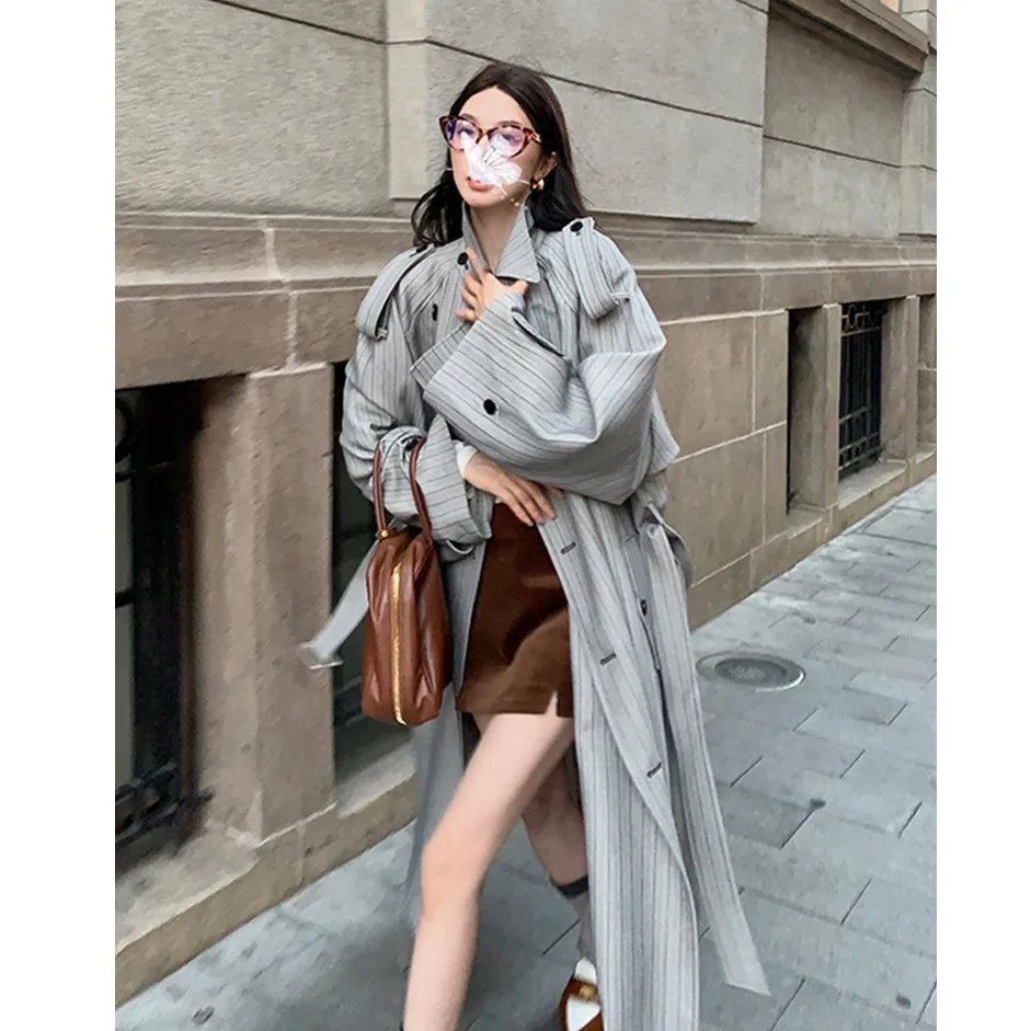 Płaszcz damski SuperAen z wykładanym kołnierzem, dwurzędowy, trencz na jesień, nowy, elegancki, modny, z łączonych materiałów, luźny i długi.