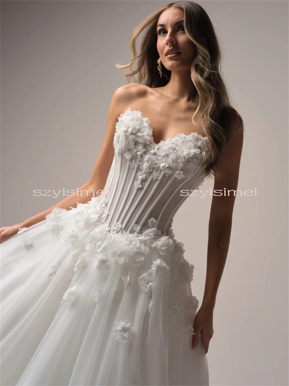 Charming Sweetheart Flowers Lace Applique Wedding Dresses A Line Back Buttons Bridal Gown For Wedding Customized Rode De Morrie