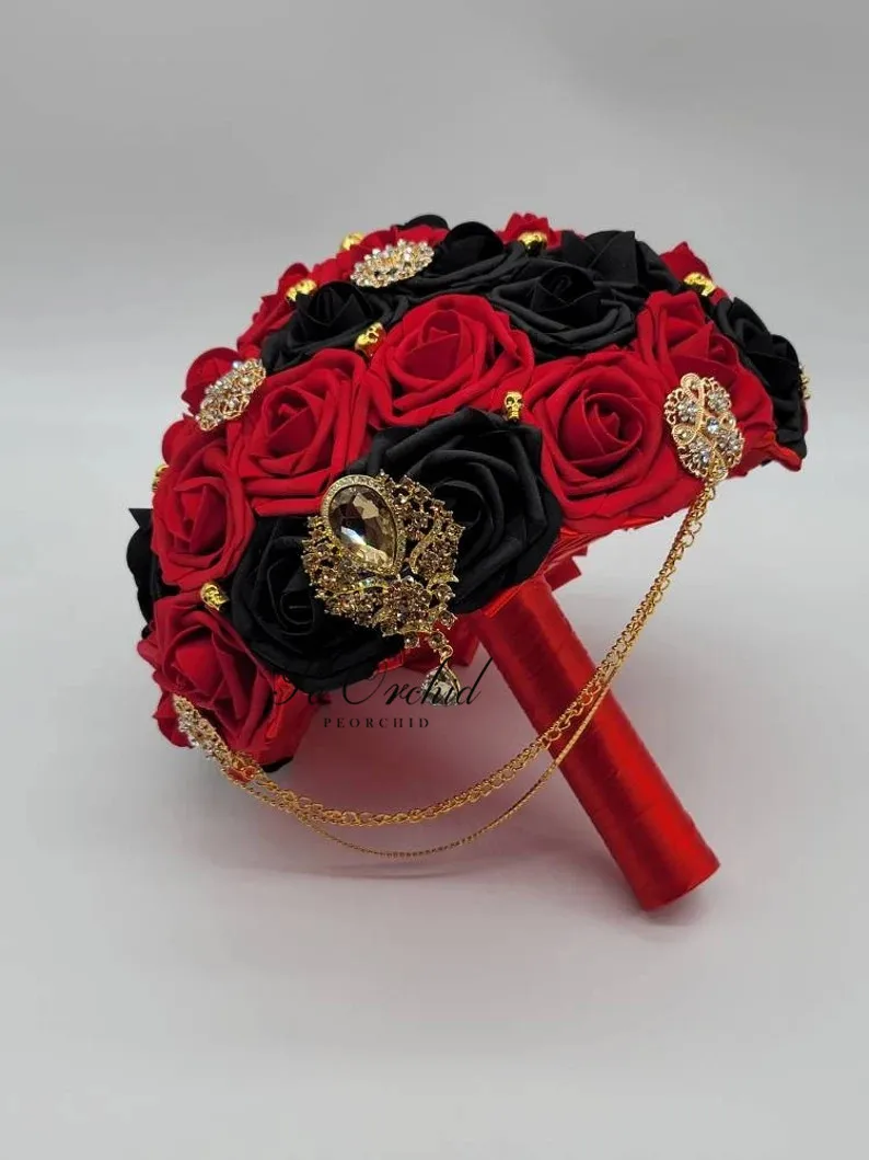 PEORCHID Cascading Skull Rot Schwarz Gold Brosche Bouquet für Braut Schaum Blume Rose handgemachte Gothic Brautstrauß De Mariage