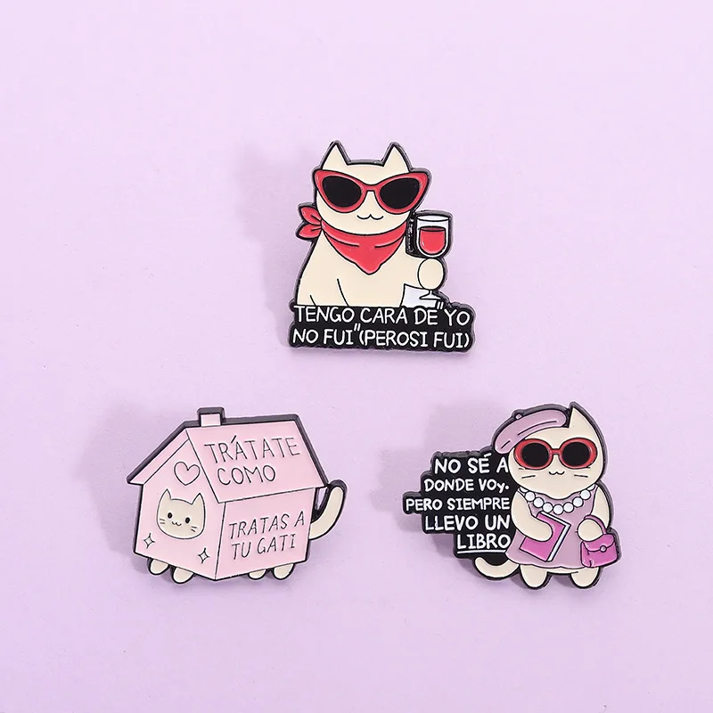 3 قطعة توربو الجدة القط التجسس المينا دبابيس الكرتون أنيمي شخصيات القط تشغيل الاصبع الأوسط دبابيس شارة التلبيب مجوهرات مضحك