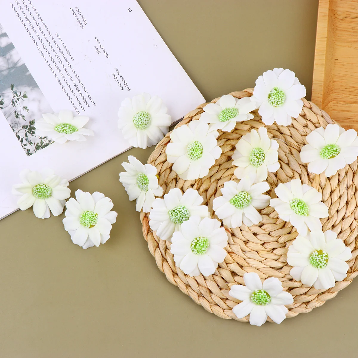 

50pcs Simulated Chrysanthemum Head Artificial Flowers Diy Craft Decoration Supplies For Bag Headdress Clothes Accessories Ivory