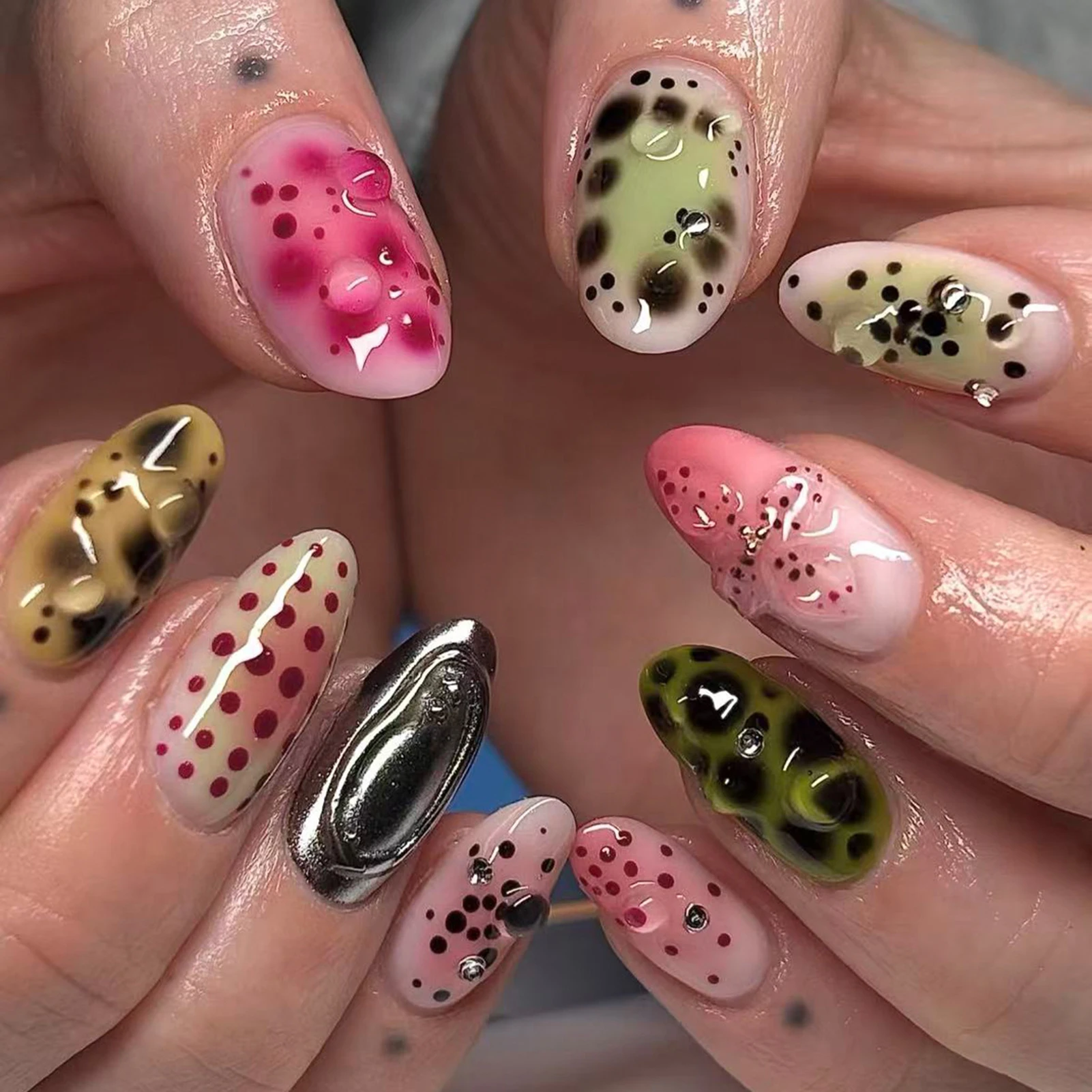 24pcs Press On Nails Trendy 3D Water Drop Almond False Nails Glossy Resin Manicure Kit for Women Party Festival Daily Wear