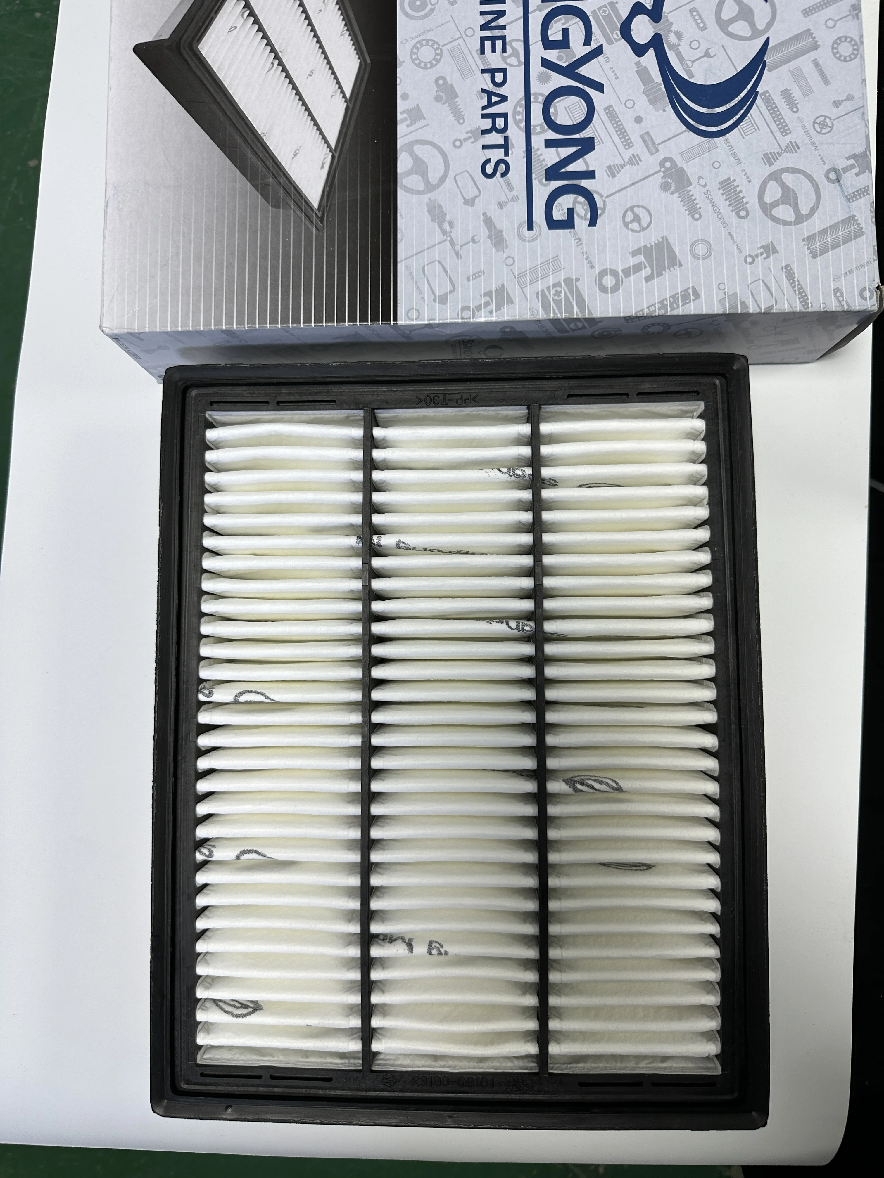 Air Filter Intake Element 2319009101 For Ssangyong Rodius/STAVIC（II）REXTONG4  Actyon Sports（II）
