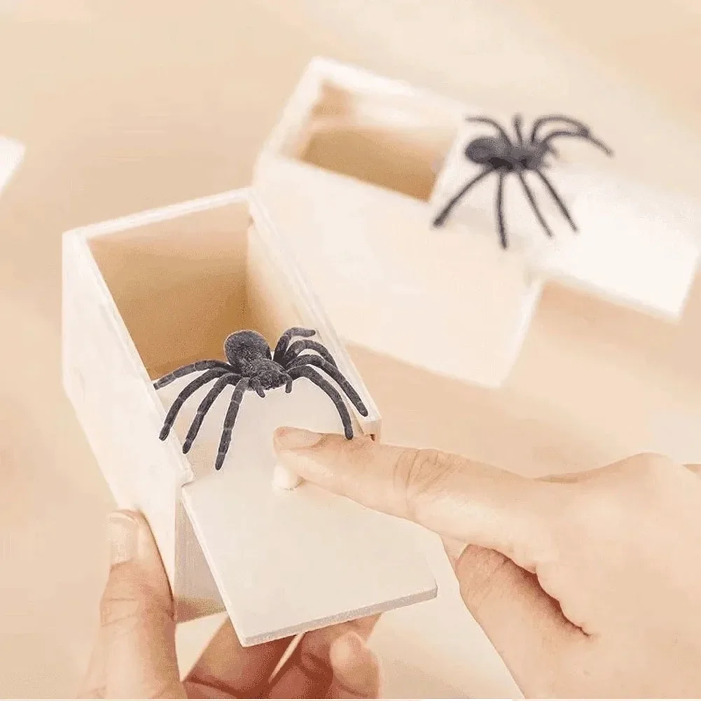 Trick Spider Funny Scare Box Wooden Hidden Box Quality Prank Wooden Scare Box Fun Game Prank Trick Friend Office Toys