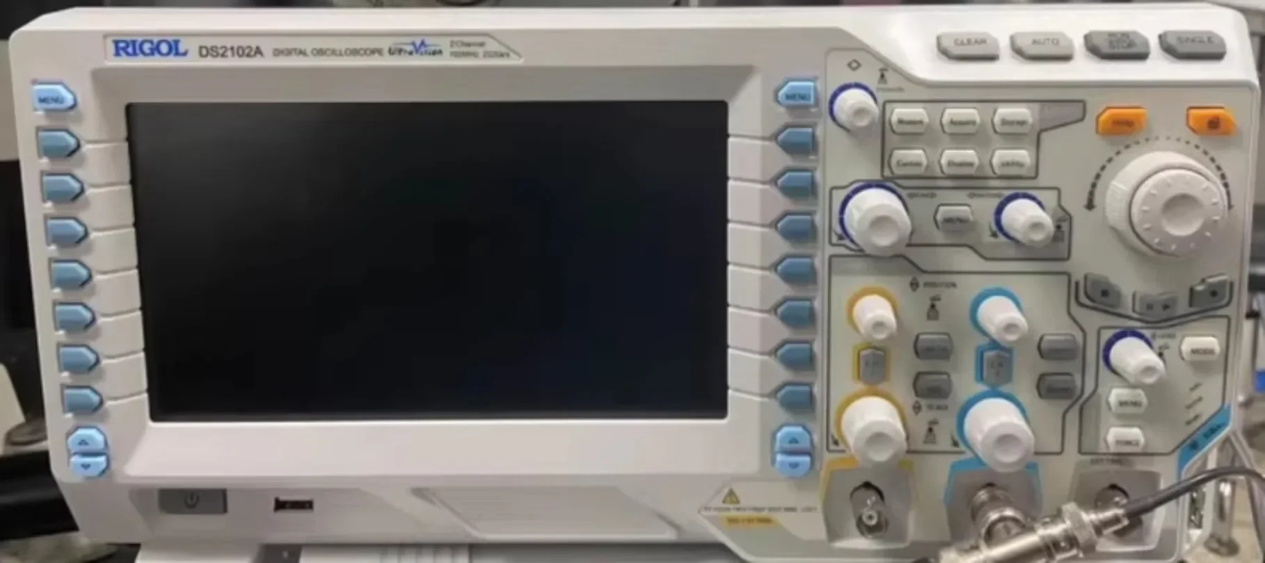 1PC RIGOL DS2102A 100MHz 2-Channel Digital Oscilloscope 2GSa/s Sampling Built-in Signal Source In Stock #familitrade