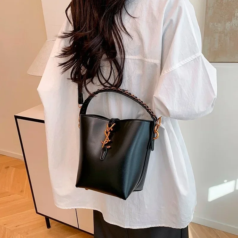 

Classic Elegant Crossbody Bag For Women Premium Leather Messenger Style Luxury Brand Handbags Durable And Chic