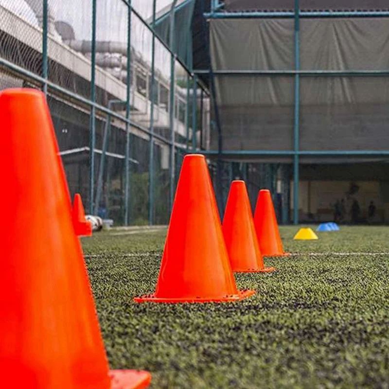 Kerucut olahraga, kerucut plastik 9 inci untuk latihan sepak bola basket latihan aktivitas dalam ruangan luar ruangan 30 buah