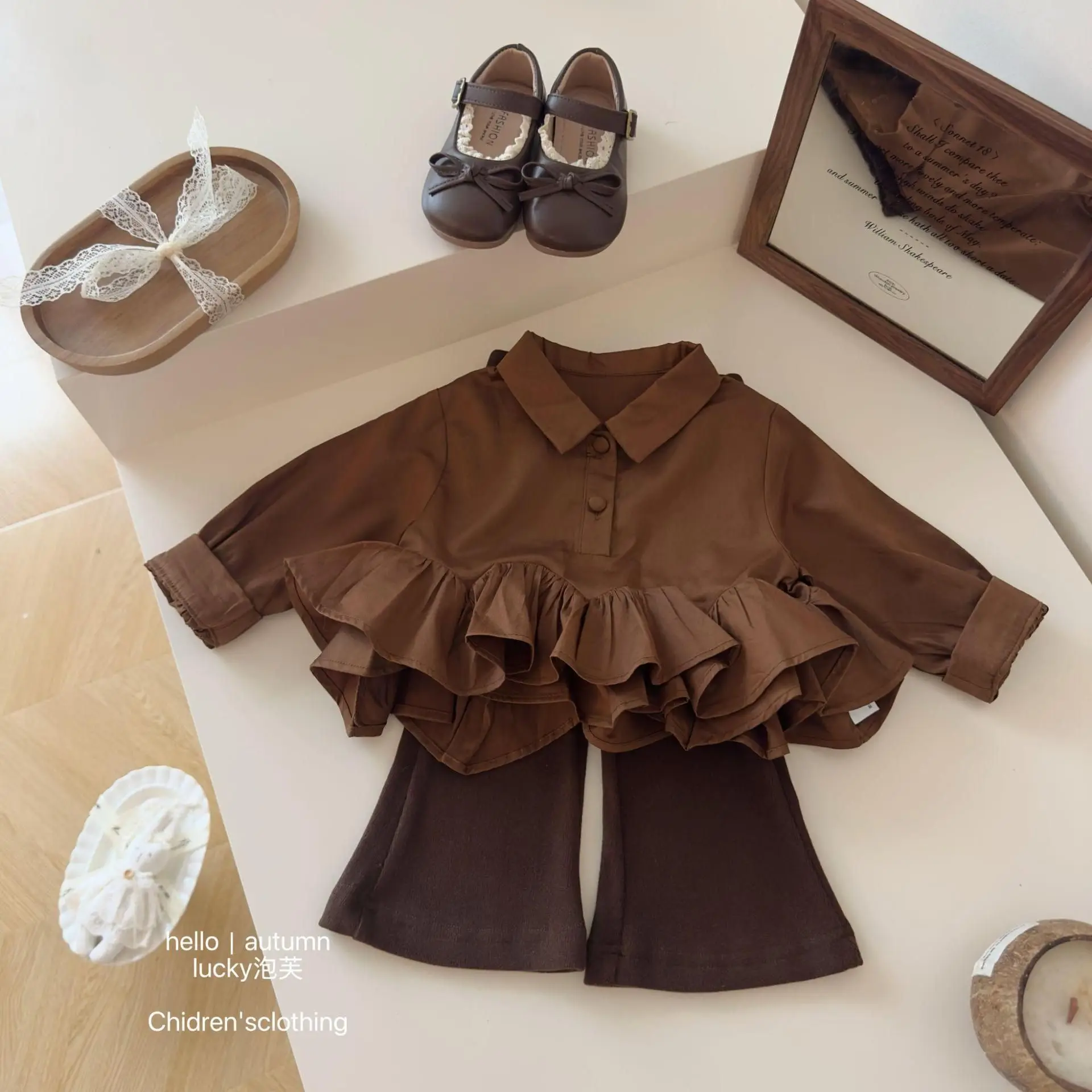 2026 Spring and Autumn Girls Baby Korean Retro Turn-down Collar Lotus Leaf Hem Shirt Top Flared Pants Two Piece Set