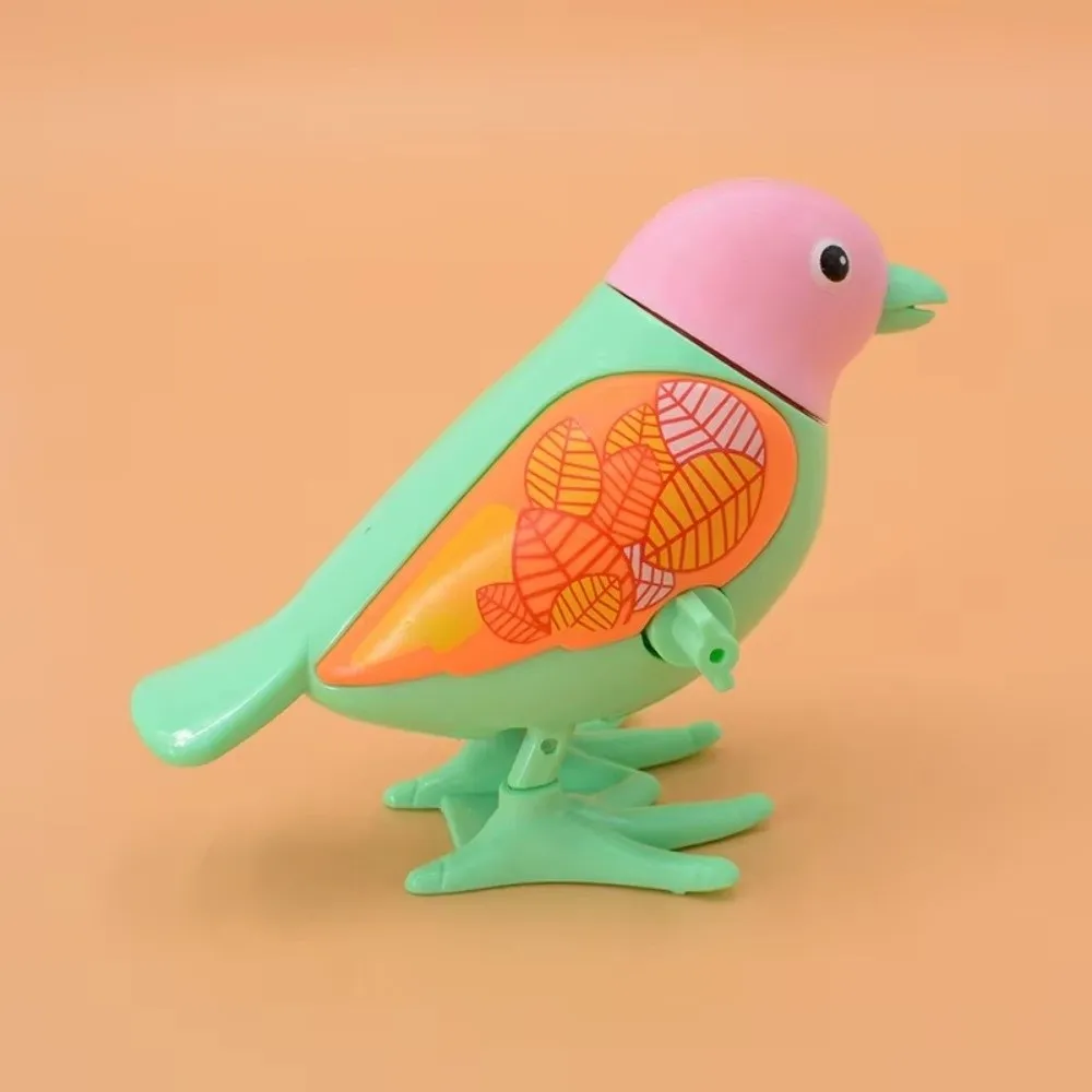 1 st Grappige Kleur Willekeurige Uurwerk Vogel Speelgoed Kronkelende Mechanisme Plastic Lente Aangedreven Ekster Speelgoed Cartoon Springen Vogel Speelgoed