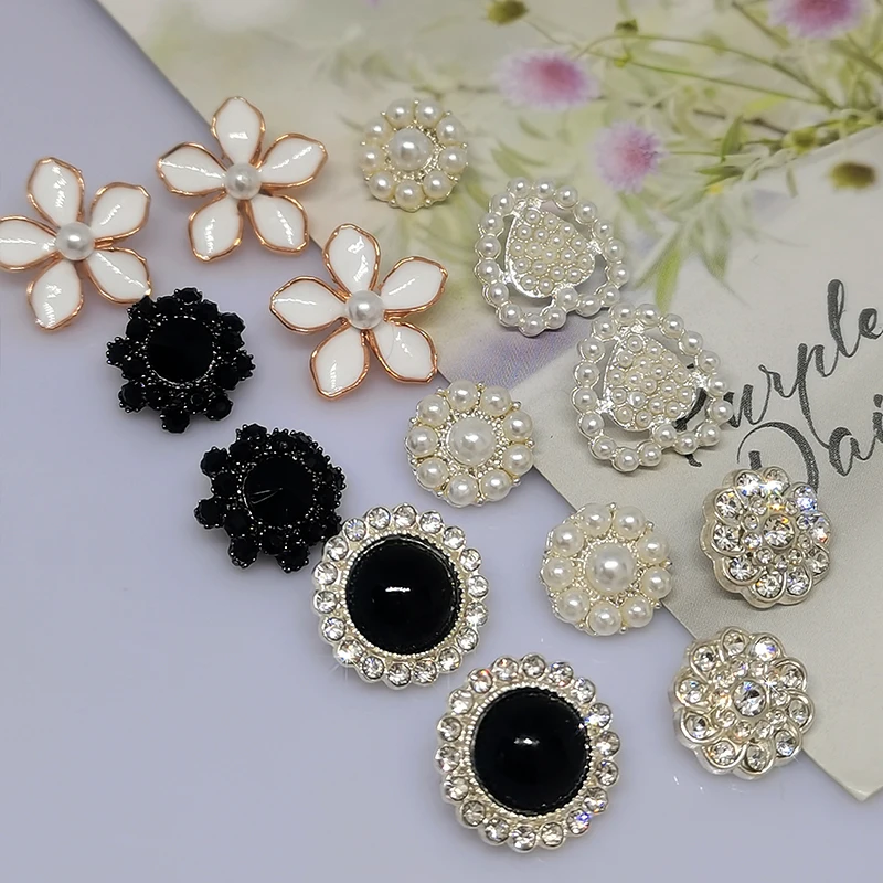 Mini Luxury Rhinestone Pearl Decor Buttons Of Clothing Black White Heart Flower Round Design Fashion Button For Women Shirt DIY