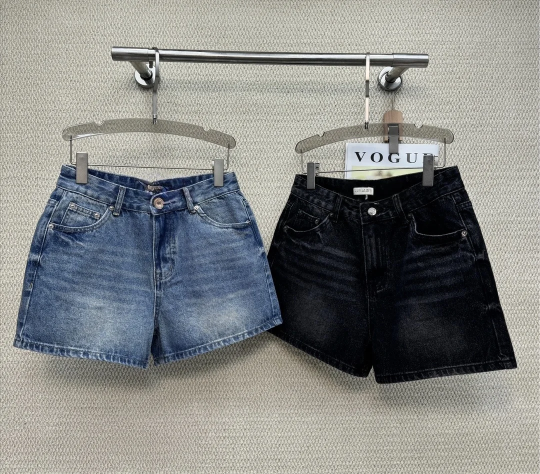

High Waist Straight Leg Jeans Shorts Women's Fashionable Versatile Letter Logo Decorated Slimming Summer Zipper Closure
