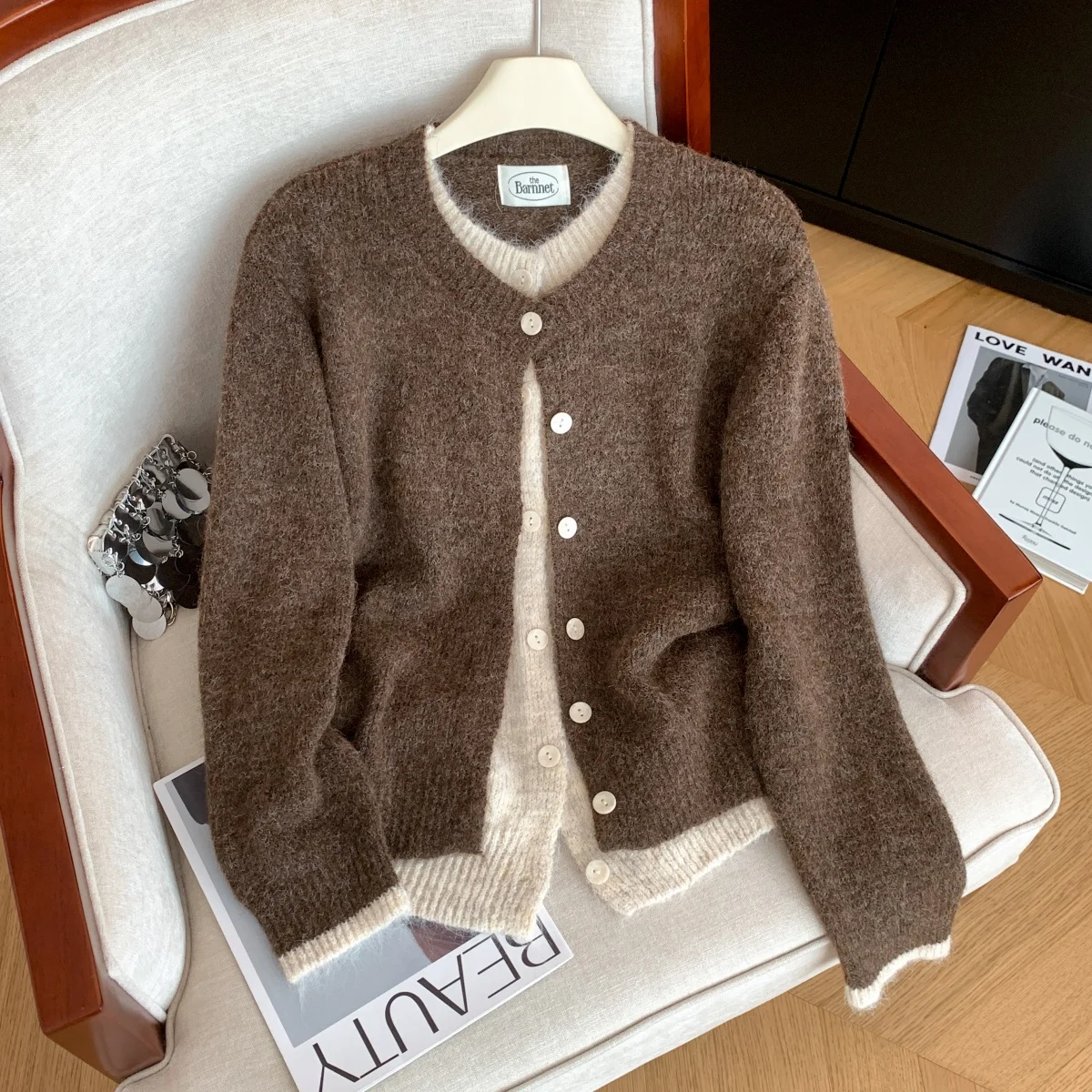 

Женский коричневый кардиган, свитер Y2k, винтажный элегантный джемпер 2000-х годов с v-образным вырезом, вязаный свитер оверсайз с длинными рукавами для женщин, зима 2025