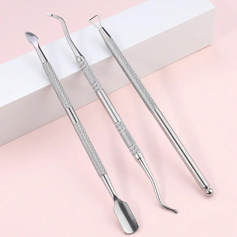 مجموعة أدوات إزالة البشرة من الفولاذ المقاوم للصدأ مكونة من 3 قطع تتضمن أداة تشذيب البشرة والجلد الميت وأداة إزالة جل طلاء الأظافر