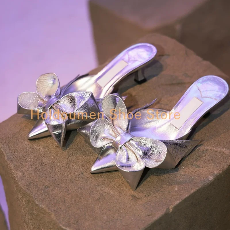 

Women's Good Quality Glossy Leather Bow Flower Decor Slippers Wrapped Pointed Toe Kitten Heel New Fashion Party Dress Slippers