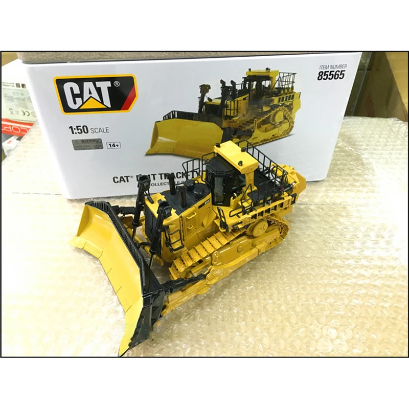 Diecast Alloy DM 85565 CAT 1:50 Scale D11T Track Type Bulldozer Engineering Vehicle Model for Adult Classic Collection Display