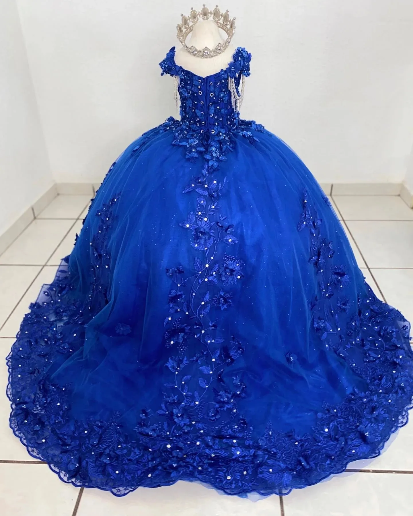 abito-da-ragazza-di-fiore-blu-royal-personalizzato-per-abiti-da-festa-di-compleanno-con-ballo-di-prima-comunione-senza-maniche-in-pizzo-di-cristallo-da-sposa