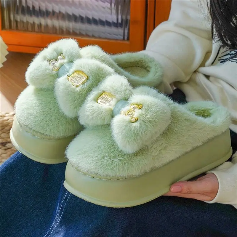 New green bow slippers winter women's 2024 shoes thick sole fuzzy slippers for home mules shoes woman fluffy metal house slipper