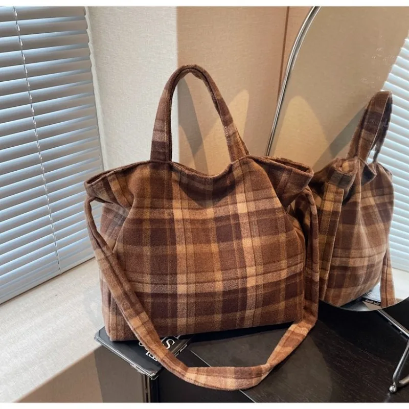 Simple Large Capacity Diaper Bag Handbag Backpack Holiday Meal Exquisite Portable Trendy Simple Versatile Elegant