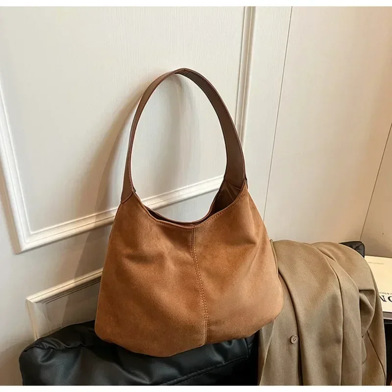 Nylon Large-capacity Bag Women's 2024 New Autumn and Winter Maillard Suede Suede Student Class and Work Commuting Bag Trendy