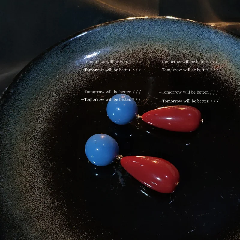 Vintage Premium Gentle Earrings Feminine Color Contrast Wine Red Blue Earrings Treasure Water Drop Jewelry Accessories