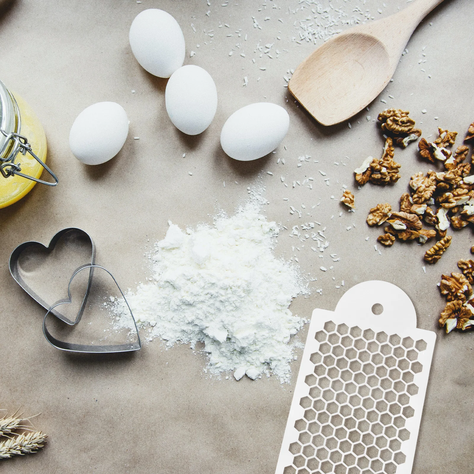 

Honeycomb Mold Cake Stencil Template DIY Baking Making Chocolate Decorating Supplies Dessert Plastic Coffee Art Molds Tool
