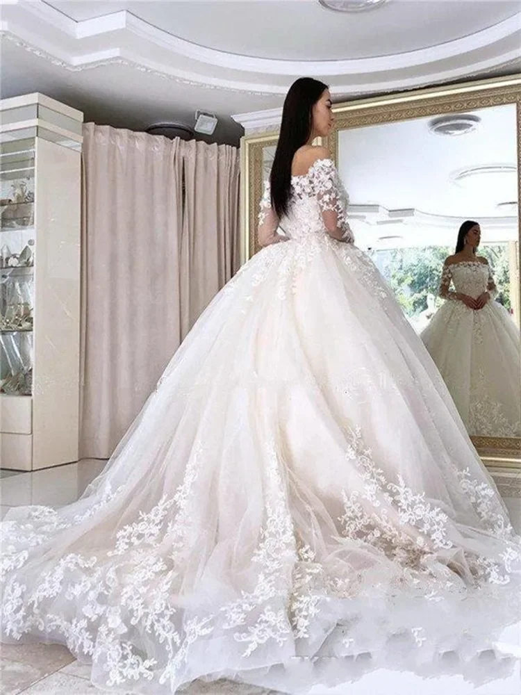 تخصيص قبالة الكتف ثلاثية الأبعاد يزين فستان الزفاف Vestido De Novia طويلة الأكمام البلد شاطئ Ballgown منتفخ زي العرائس