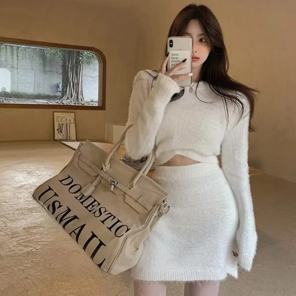 Maglione lavorato a maglia slim fit stile coreano e gonna aderente Set in due pezzi Elegante intimo snellente per l'autunno/inverno