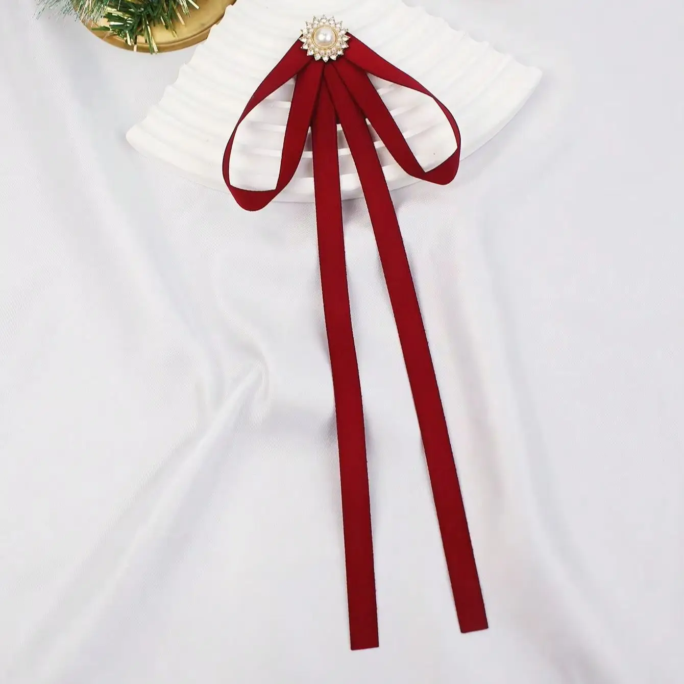 A Handcrafted Simple School-Style Pure Color Ribbon Women's Bow Tie and Collar Flower. Suitable for Daily Outings, Uniforms, Sch