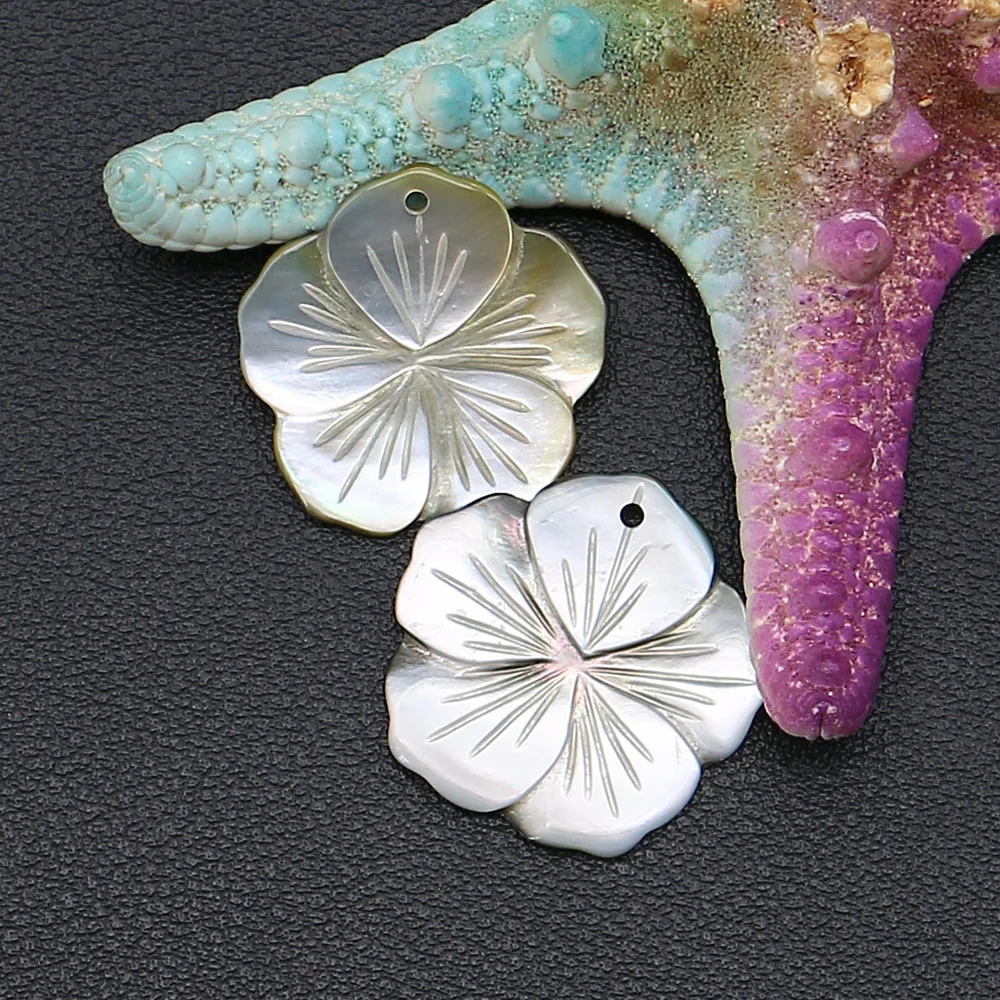 Simple Natural Freshwater Black Shell Polished Pendant Single-sided Flower Texture Single Hole DIY Materials Exquisite Jewelry