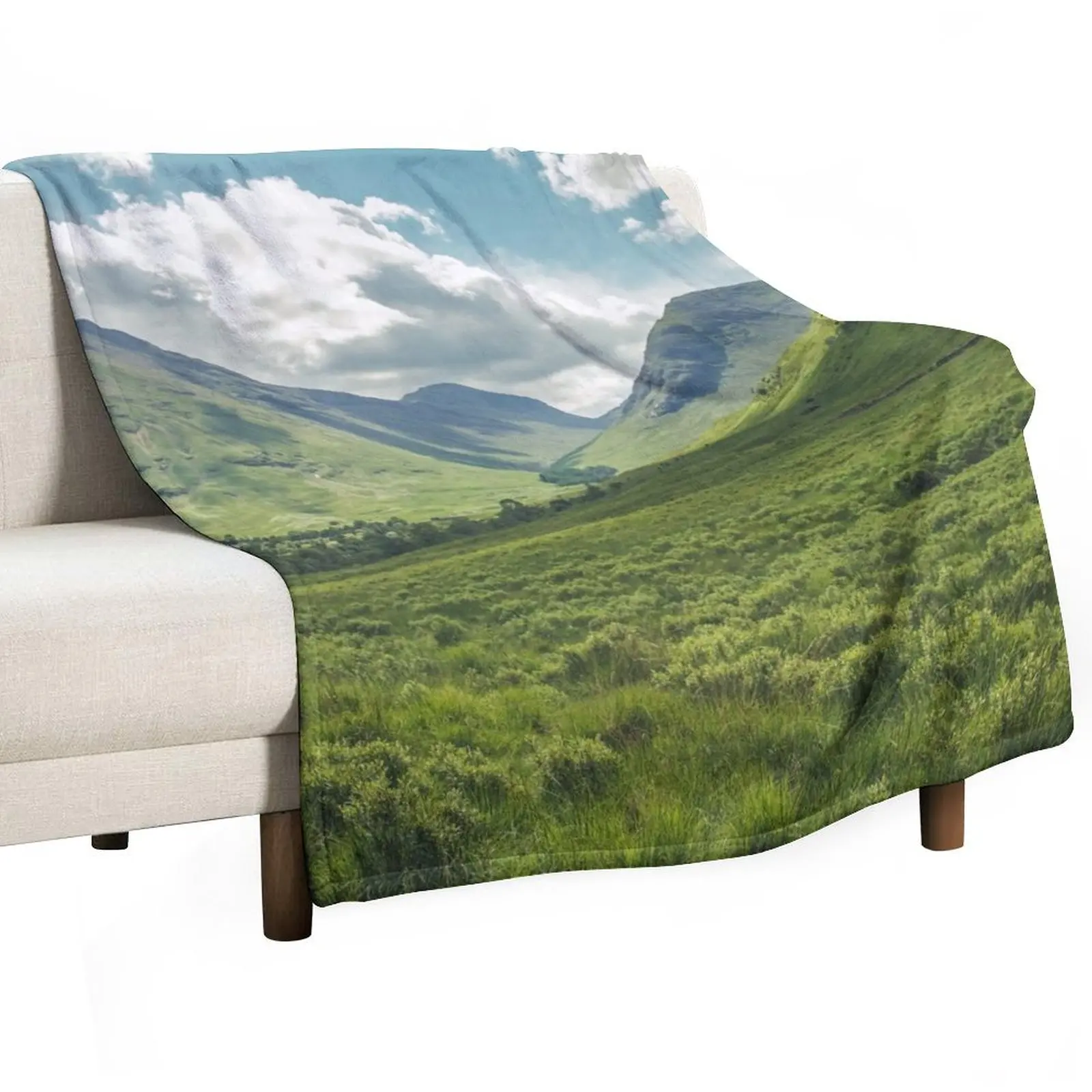 

Green Mountain Meadow Clouds Throw Blanket Quilt Thin Luxury Multi-Purpose Blankets