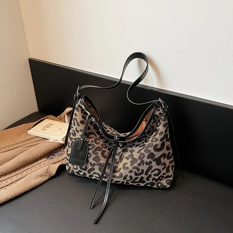 PU Hasp 2024 High Quality Crossbody Bag Leopard Print Trendy Fashion Handbag Soft Versatile Simple Western Style Shoulder Bag