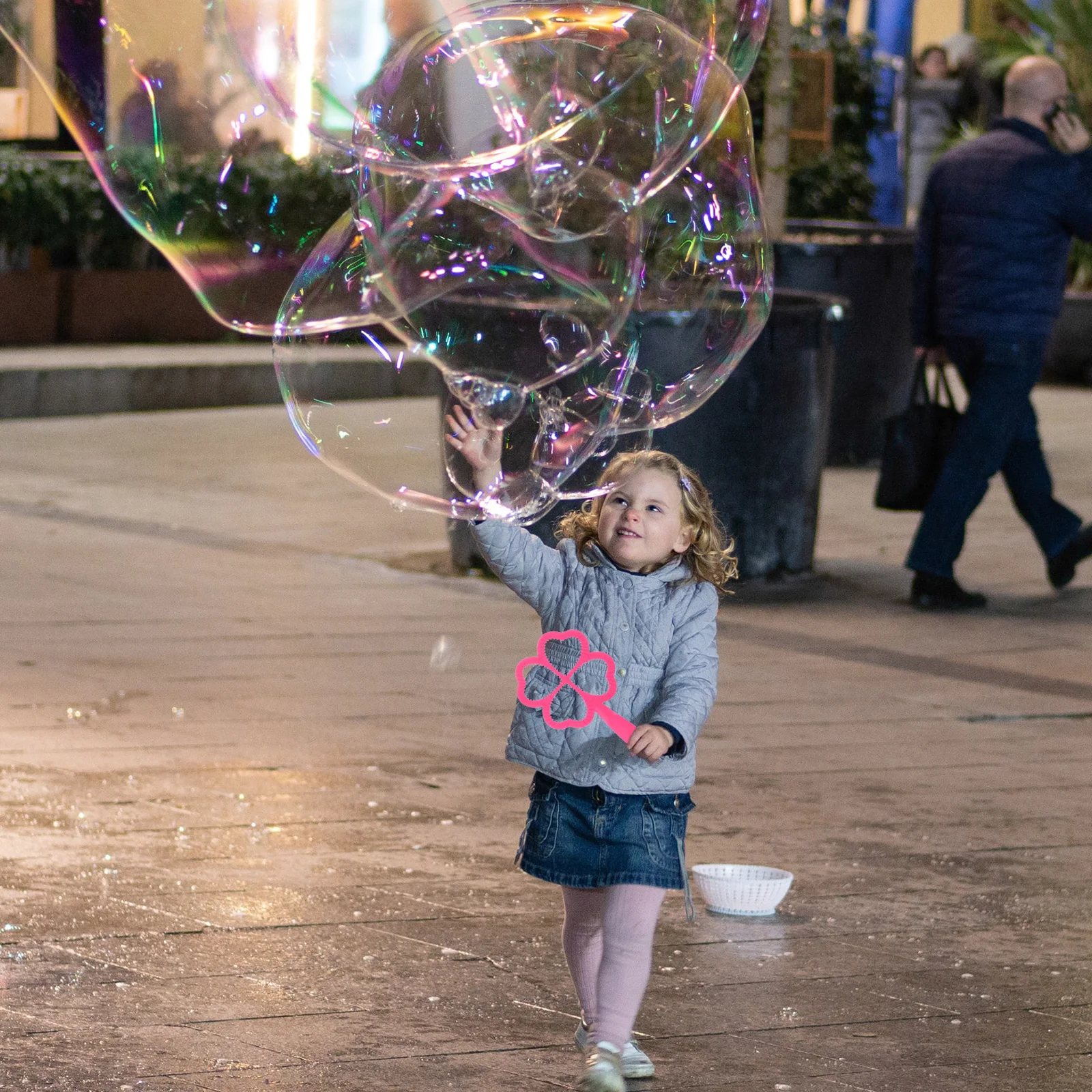 

28pcs Bubble Wand Set Colorful Outdoor Bubbles Party Favors Giant Bubble Wands Blowing Rainbow Bulk Set Beach