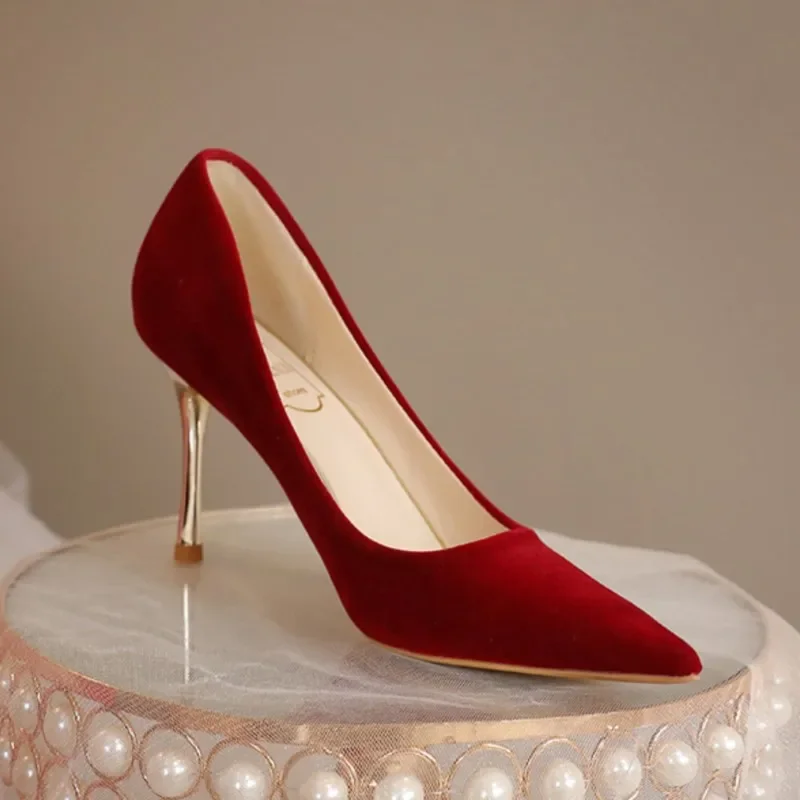 Gold Dress Red Shoes: The Perfect Pair for Evening Events and Special  Occasions?