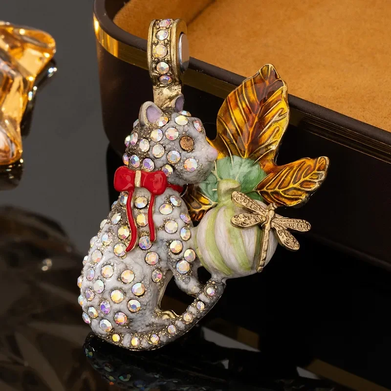 Medieval Vintage Diamond Kitten Necklace Classic Star Animal Pendant Enamel Kitten Kf Medieval Pendant