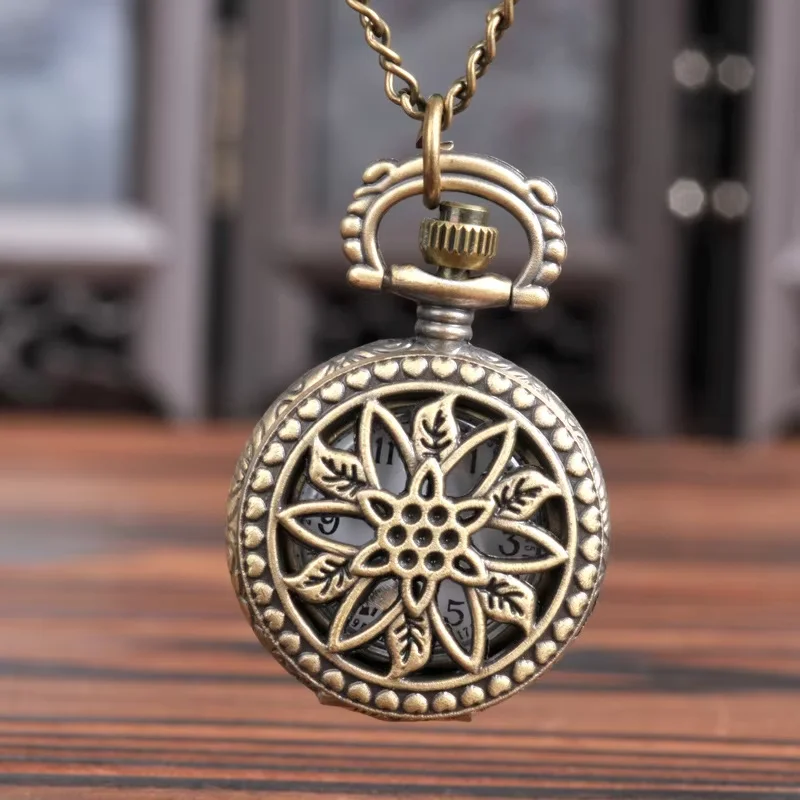 

Small Bronze Hollow Six Small Leaf Pocket Watch Retro 6 Small Flower Leaf Pocket Watch Vintage Quartz Pocket Watch Accessory