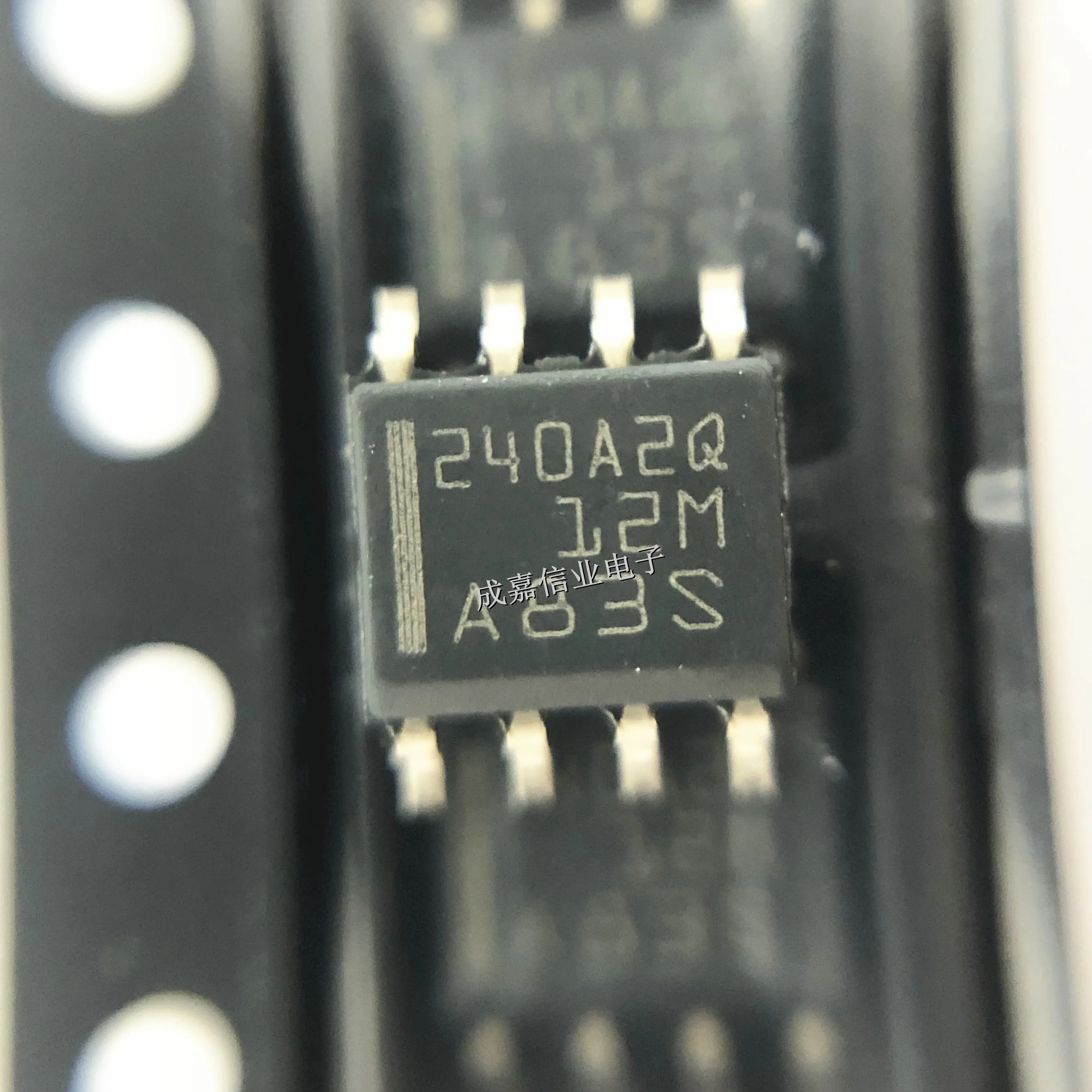 

10 шт./лот INA240A2QDRQ1 SOP-8 MARKING;240A2Q 1-канальные усилители для измерения тока, температура работы: от -40°C до +125°C