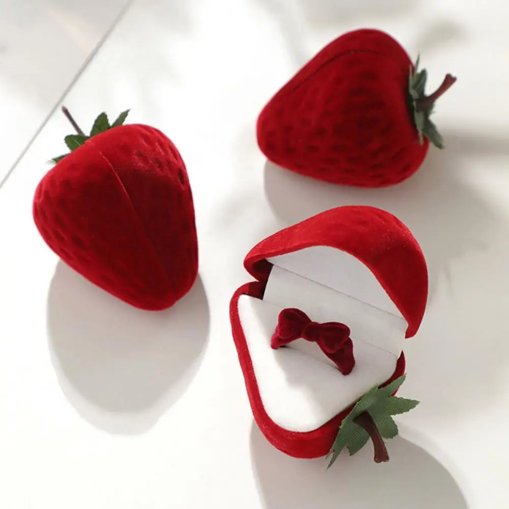 

Strawberry Ring Box Exquisite Workmanship Ring Holder Strawberry Shaped Jewelry Storage Box Exquisite Earring Case Gift for Ring