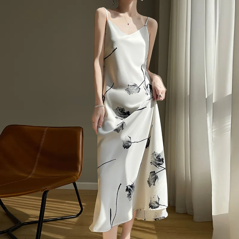 فستان بحمالة مطبوعة من الساتان للربيع والصيف، لون نقي جديد، قاعدة مزاجية غير رسمية، ميدي