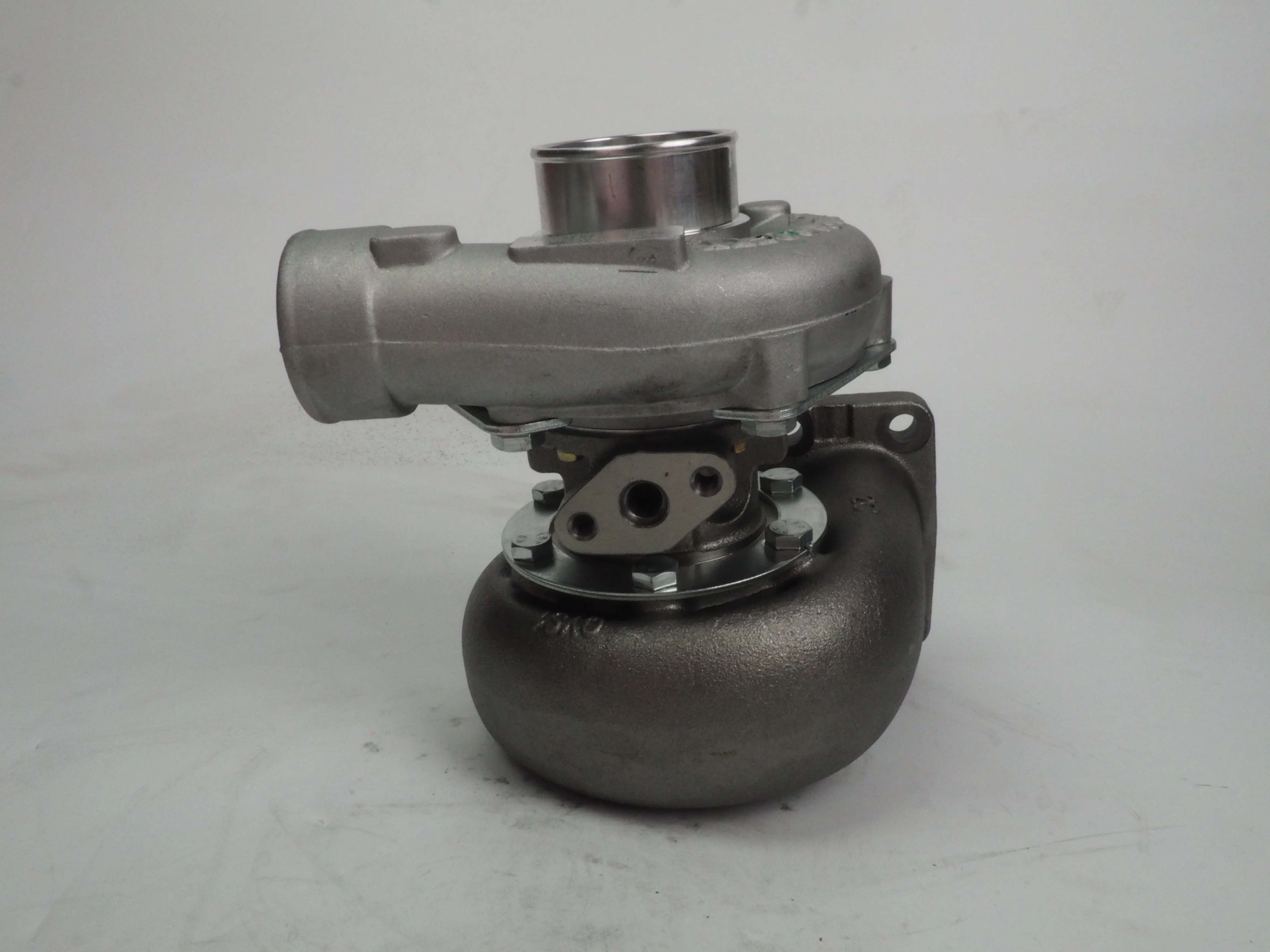 Turbocharger/ Turbo Ta3103, 6207-81-9330 700836-0001 6207-81-8330 6207-81-8331 465636-0116 Komatsu PC200-6 S6d95L