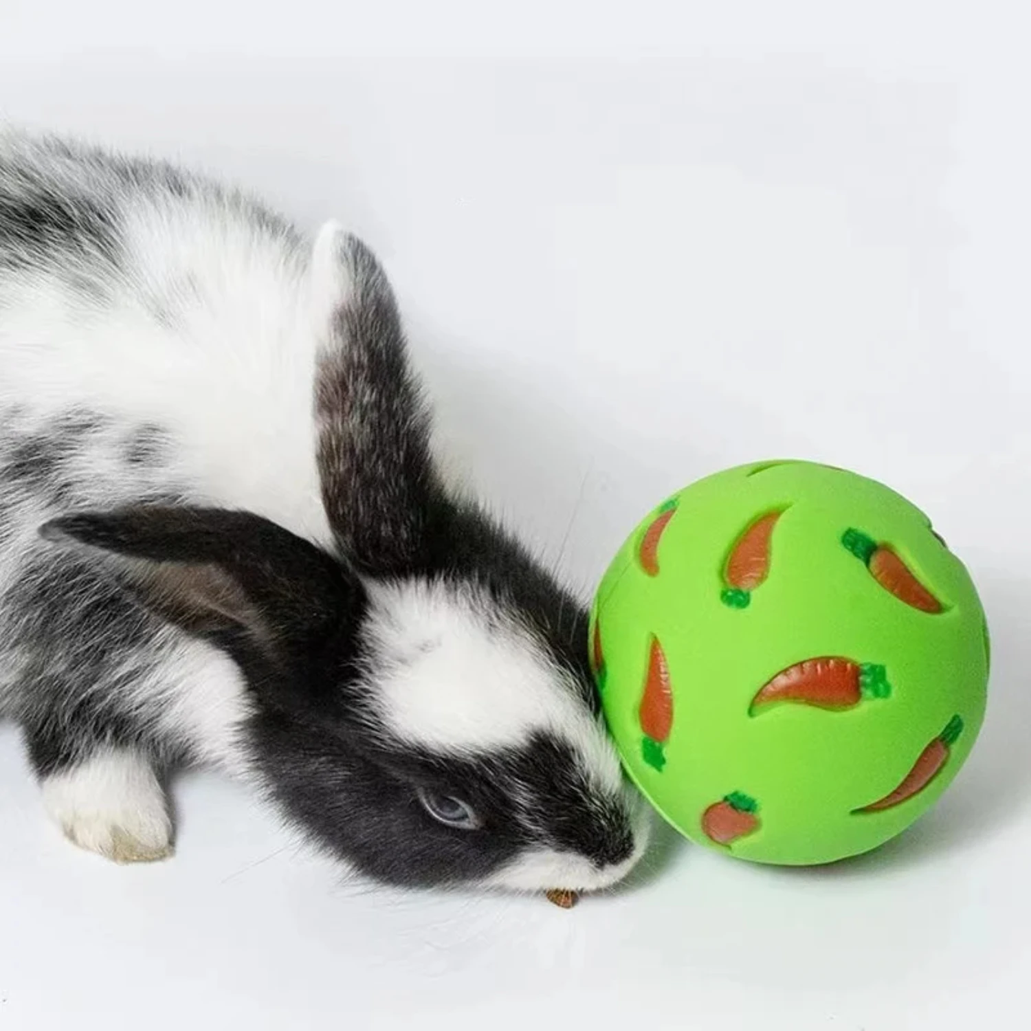 Rabbit Treat Ball Pet Slow Feeder Interactive Bunny Toy Snack Toy Ball Bite Resistant Feeding Toys Ferret Kitty Guinea Pig Cat