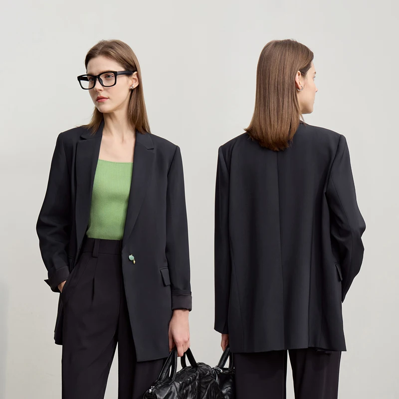 เสื้อแจ็คเก็ตผู้หญิง Amii รุ่นใหม่ประจำฤดูใบไม้ผลิ 2026 แบบสวมใส่สบาย มีกระดุม บ่าเสริม ทรงหลวม ผ้ากันยับ ความยาวปานกลาง รุ่น 12611021