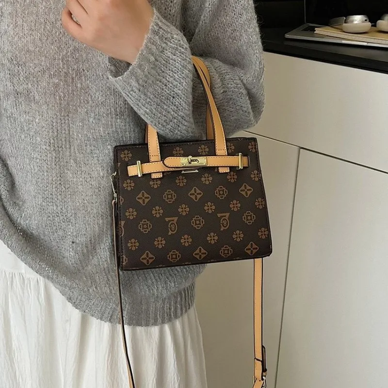 

Classic Staple Women Bag Traditional Shoulder Bag For Ladies Conventional Handbag Purse Underarm For Wardrobe Foundation