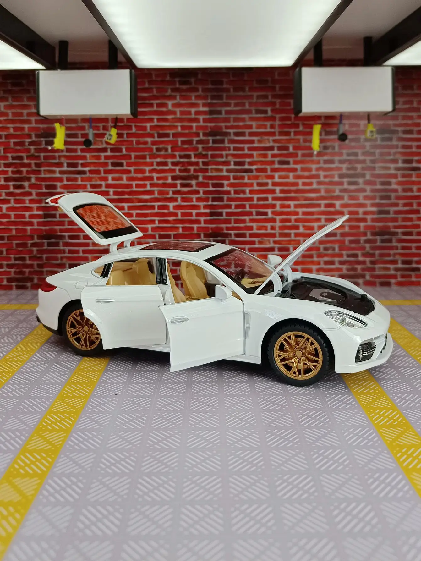 1:24 Panamera Sportwagen Simulation Diecast Metalllegierung Modellauto Sound Licht Zurückziehen Sammlung Kinder Spielzeug Geschenke