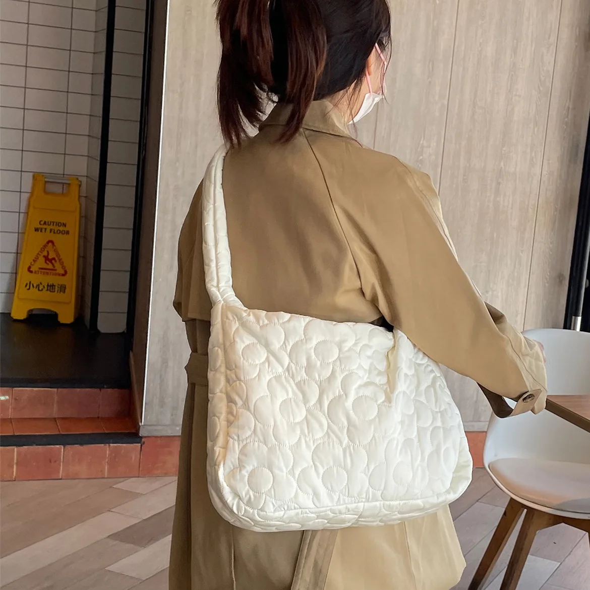 Milk White Women Pleated Hobos Shoulder Bags Large Capacity Ladies Quilted Flower Crossbody Bag Simple Female Tote Handbags