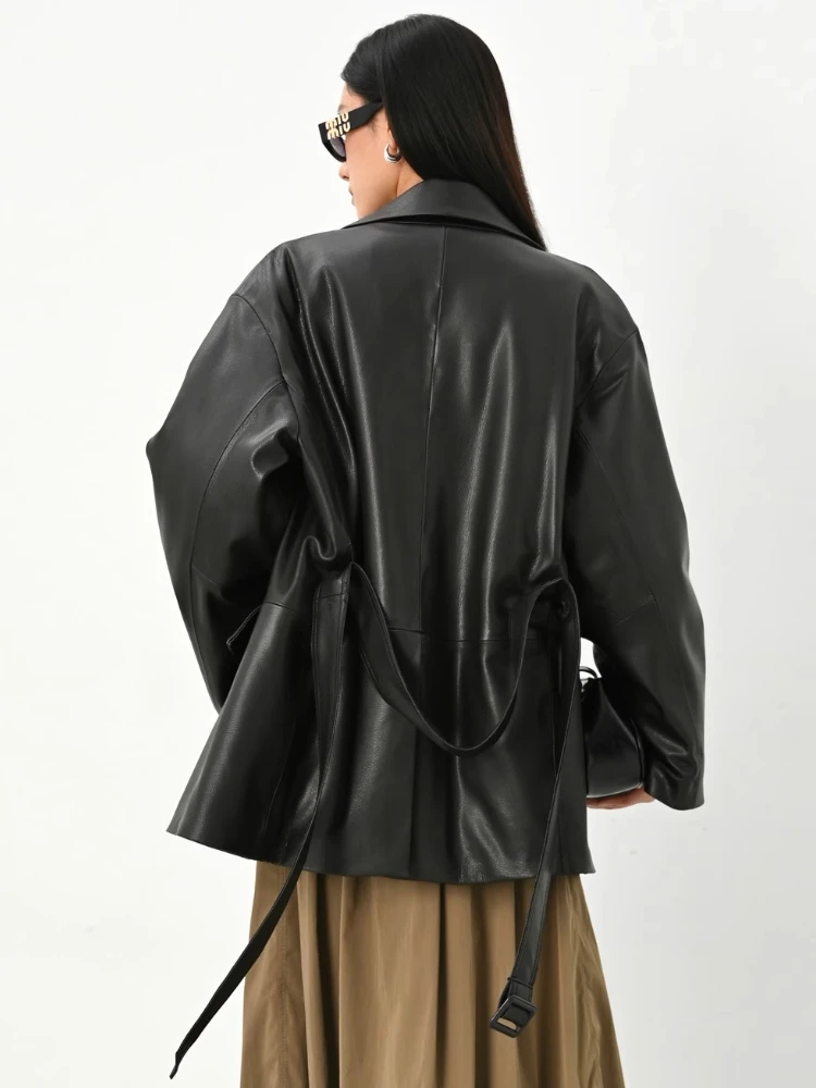 Echt lederen ganzendonsjack voor dames herfst winter 2022, nieuwe high-end eenvoudige zachte zwarte echte schapenvacht donsjas met riem